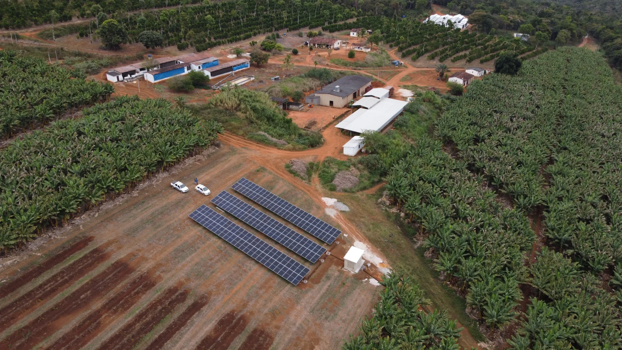 Potência: 201 kWp | Economia anual: R$ 202 mil