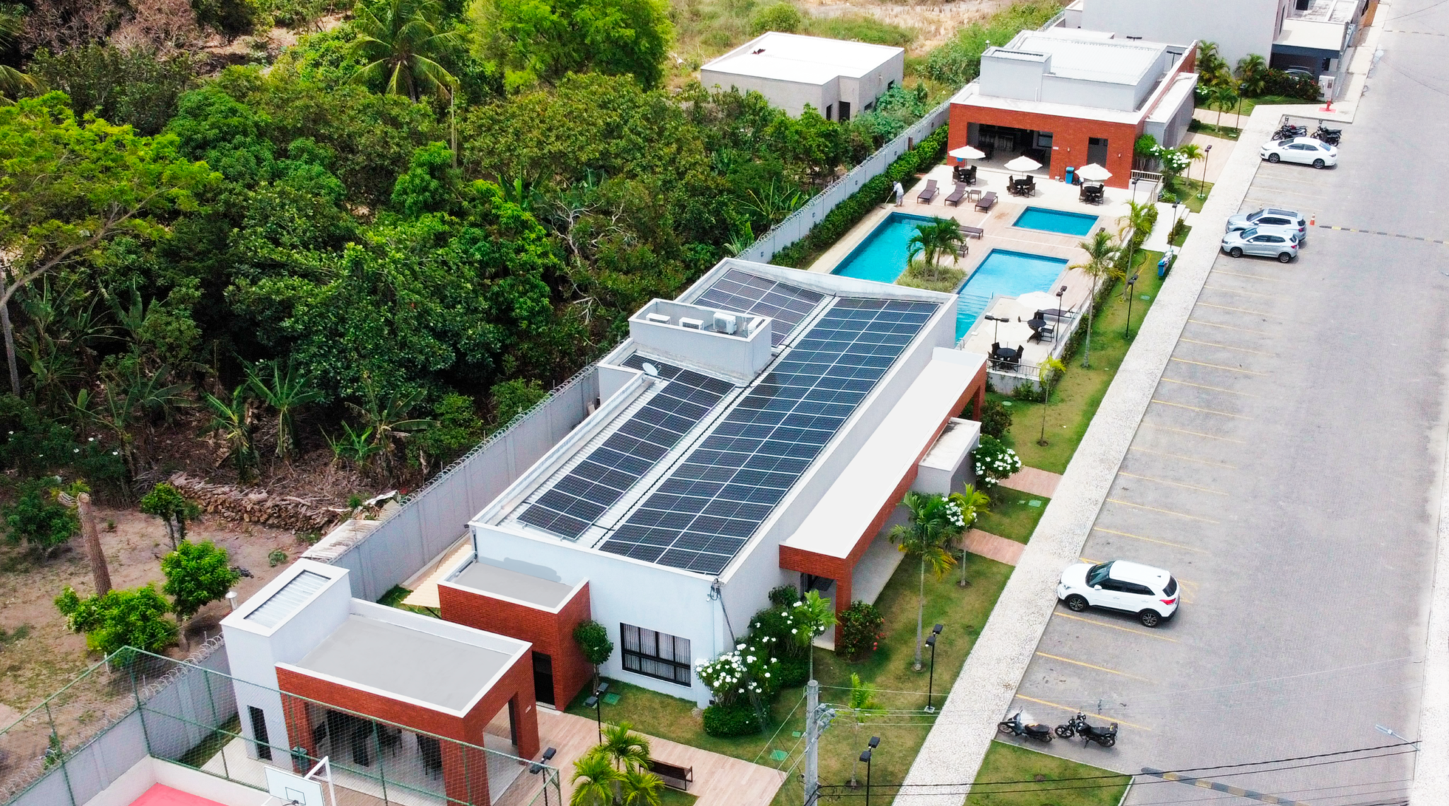 Potência: 34,1 kWp | Economia anual: R$103.000,00
